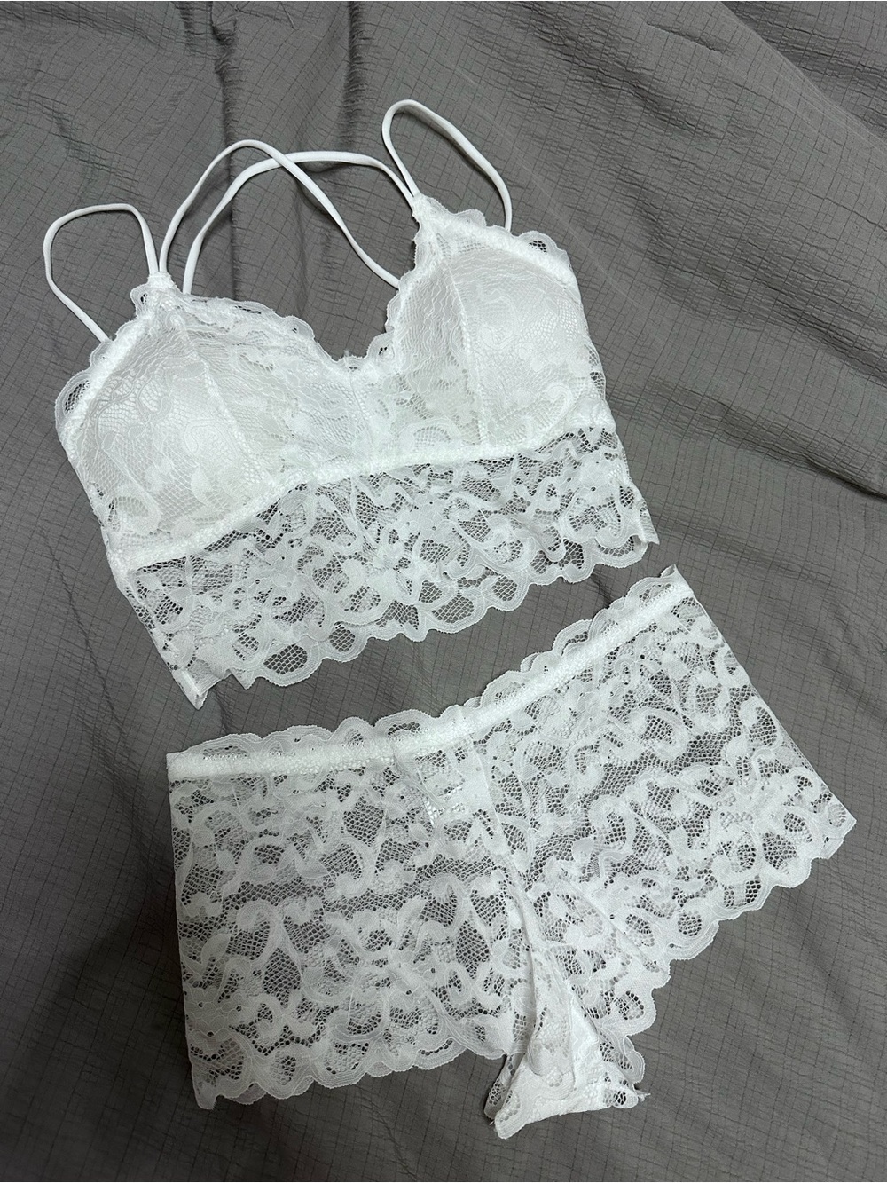 NWOT White Lace Bralette & Boyshort Set - Women Intimates